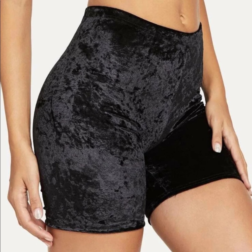 Velvet Biker Shorts🖤
